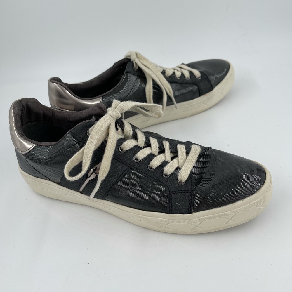 😉 Tamaris German Black Textured Fashletic Sneakers